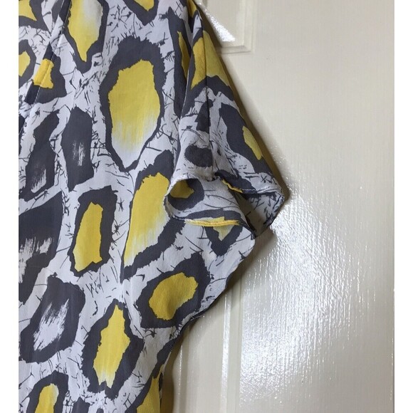 Pure Sugar Womens 100% Silk Pullover Top‎ Size L Animal Print V Neck Yellow Gray - Picture 3 of 7